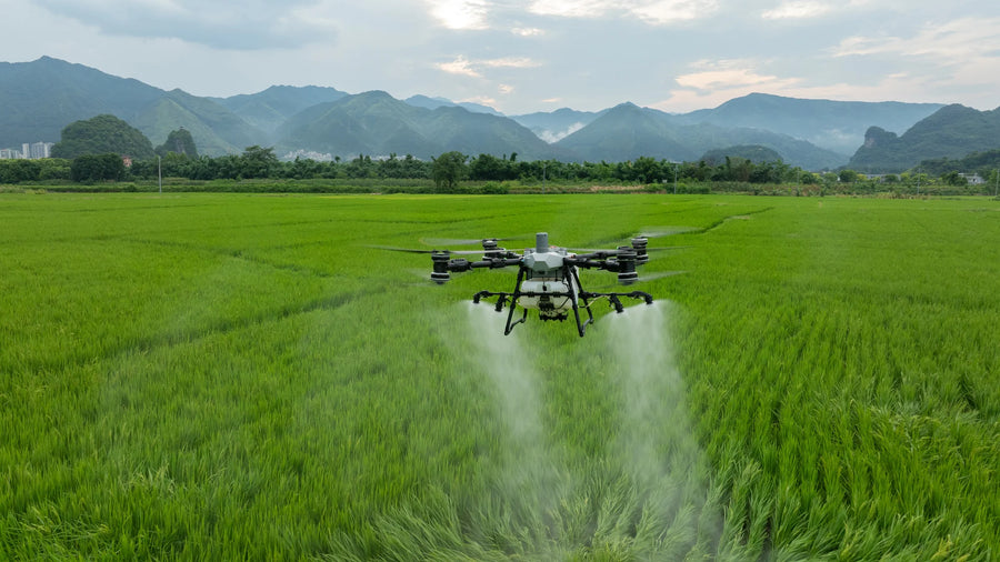 DJI Agras T100 Agriculture Spraying Drone - Ready to Fly Kit – Image 5 | DroneNerds