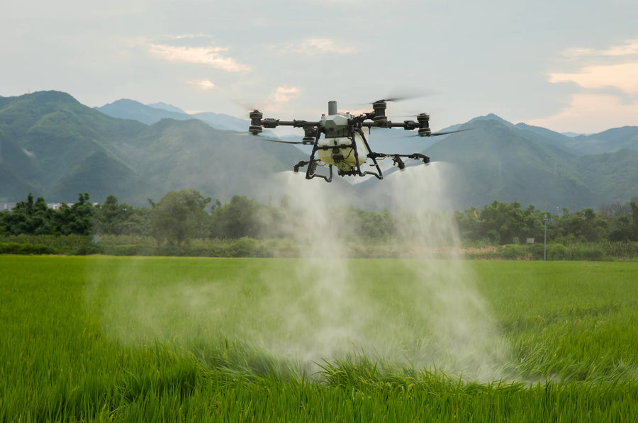 DJI Agras T100 Agriculture Spraying Drone - Ready to Fly Kit – Image 6 | DroneNerds
