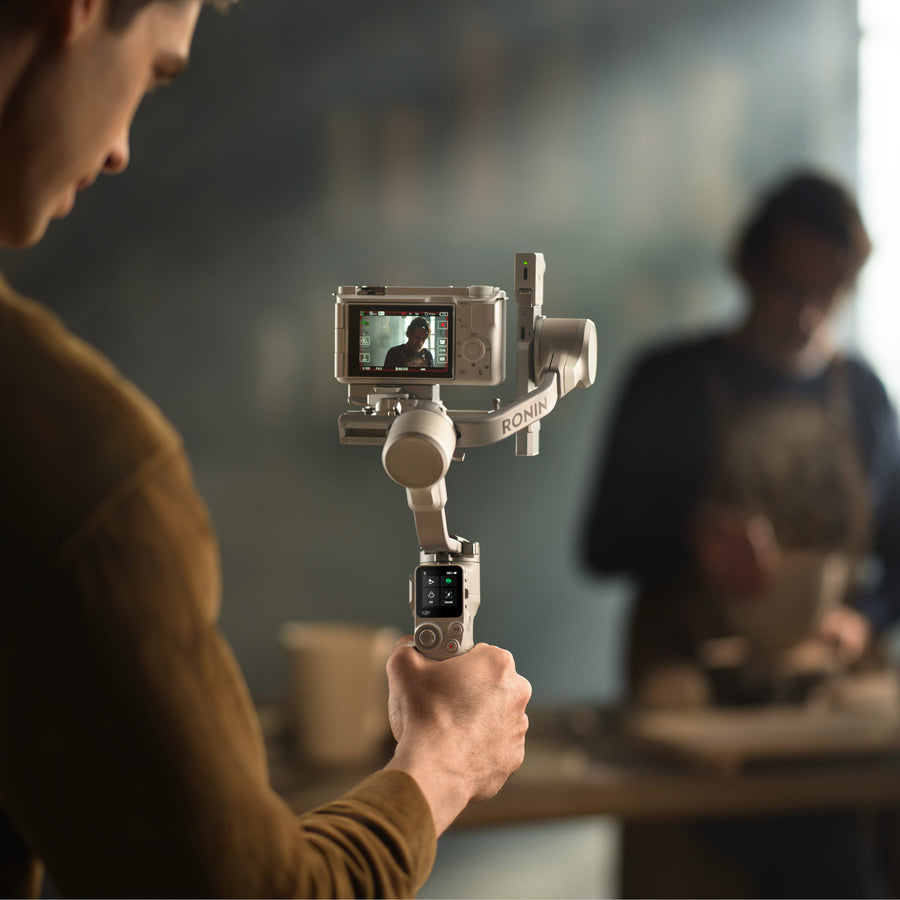 DJI RS 4 Mini Handheld Camera Stabilizer – Image 2 | DroneNerds