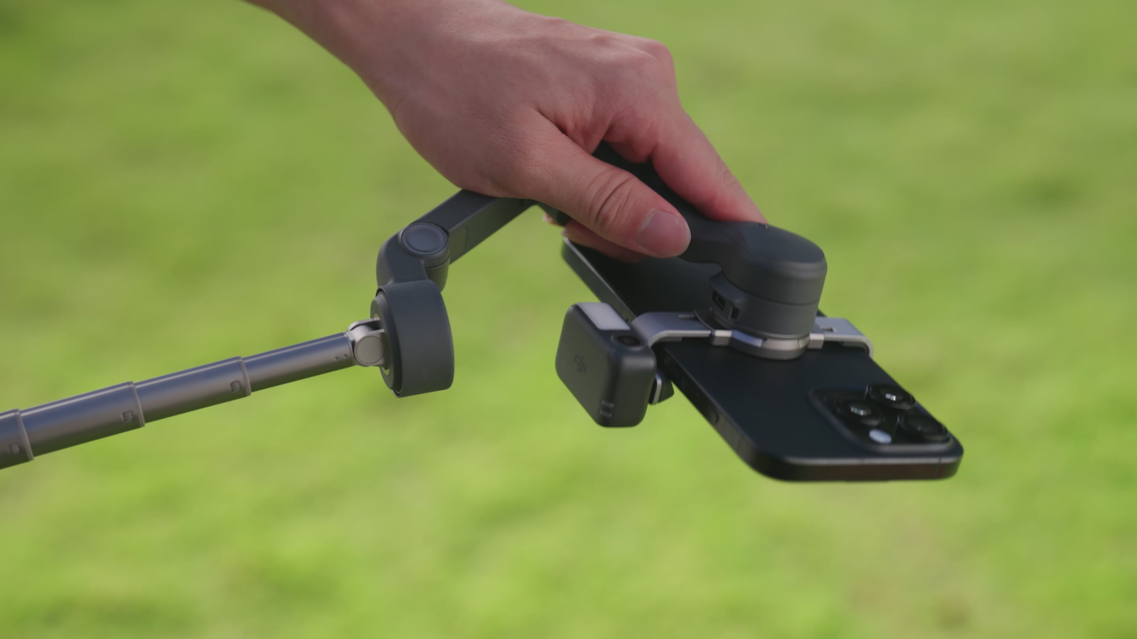 DJI Osmo Mobile 8 - Handheld Phone Gimbal