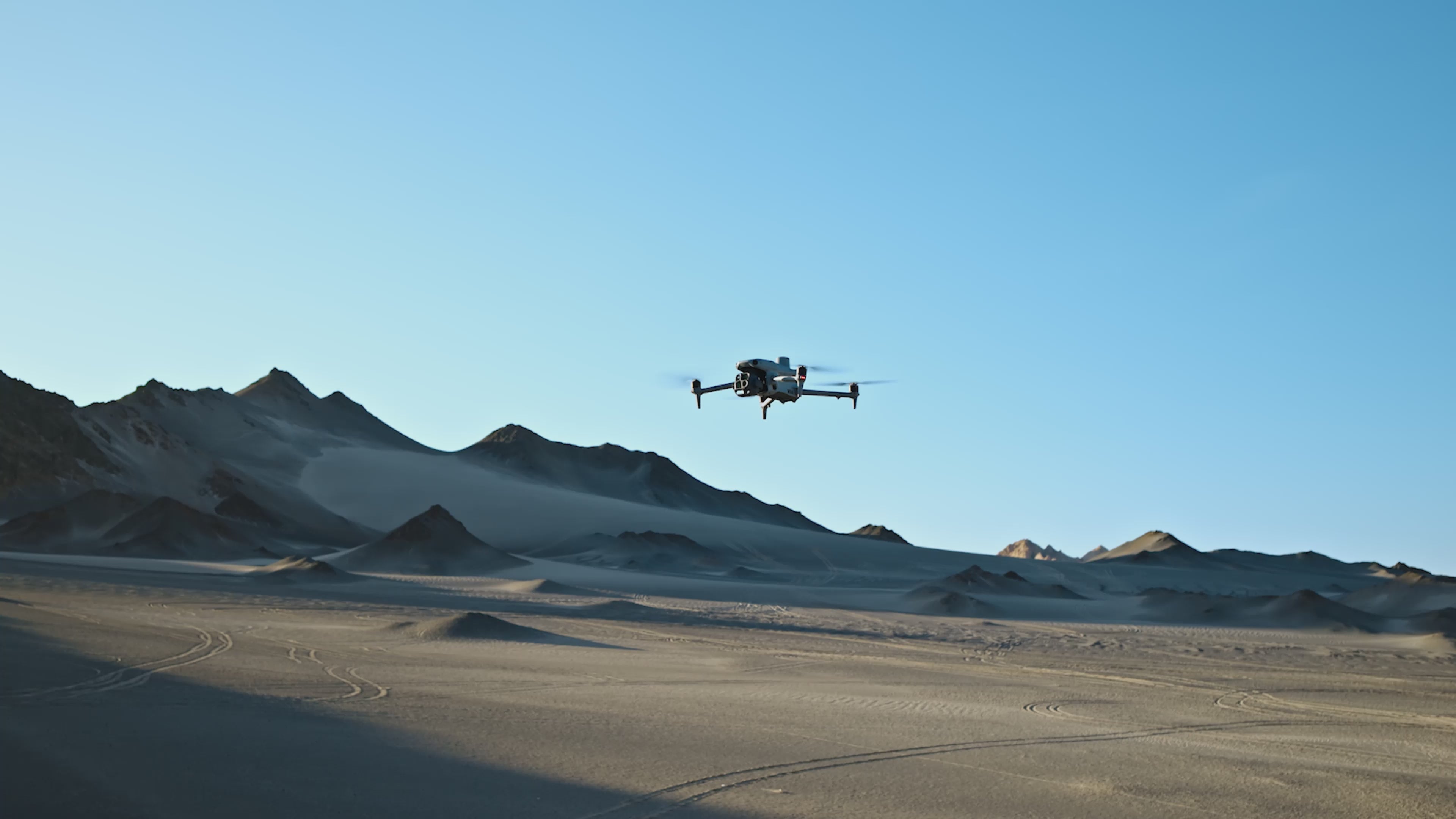 DJI Matrice 4T Enterprise Thermal Drone - 640×512 Thermal, 48 MP Zoom, Laser Rangefinder