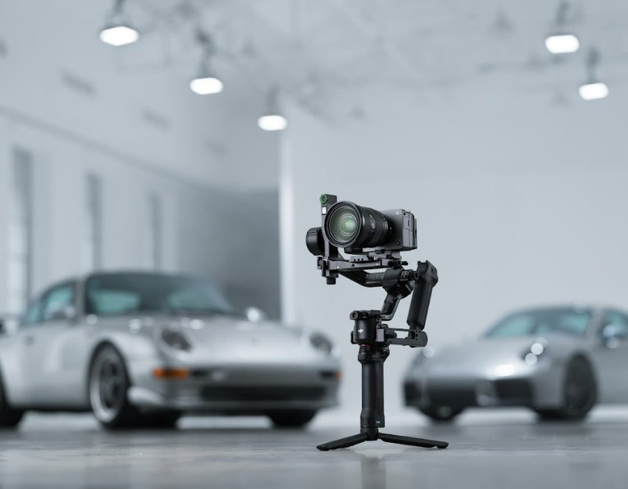 DJI RS 5 Combo Handheld Camera Stabilizer – Image 4 | DroneNerds