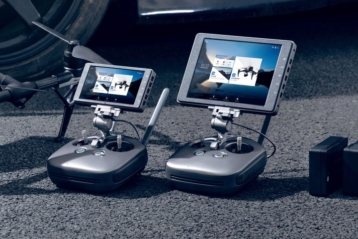 DJI CrystalSky High Brightness 5.5" 1080P Display Monitor – Image 1 | DroneNerds